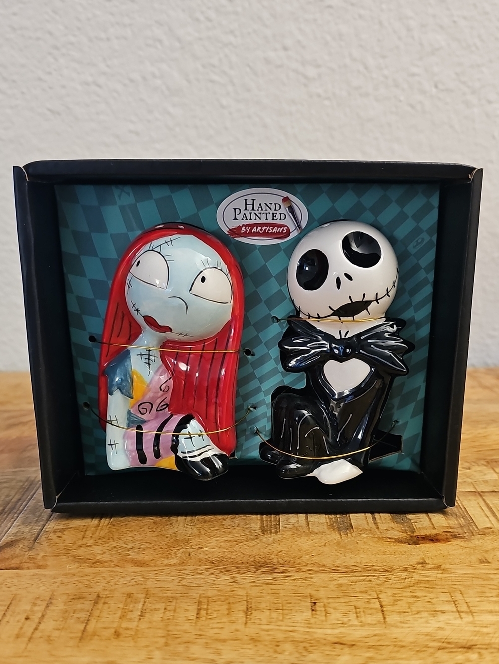 NIB Disney Nightmare Before Christmas Jack & Sally Salt & Pepper Shakers